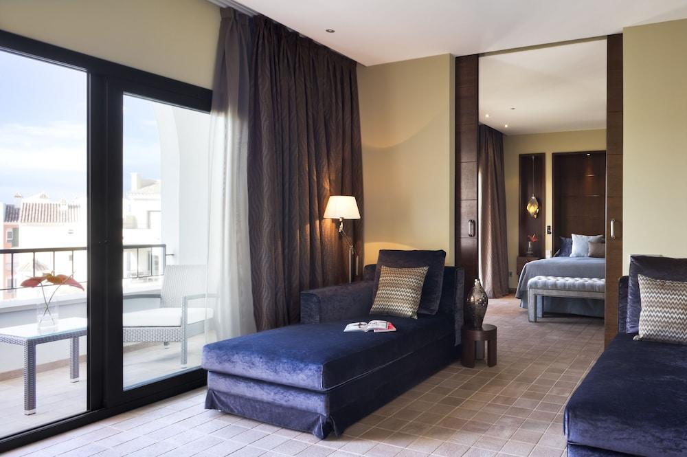 Doubletree By Hilton La Torre Golf Resort Roldan Luaran gambar Suite