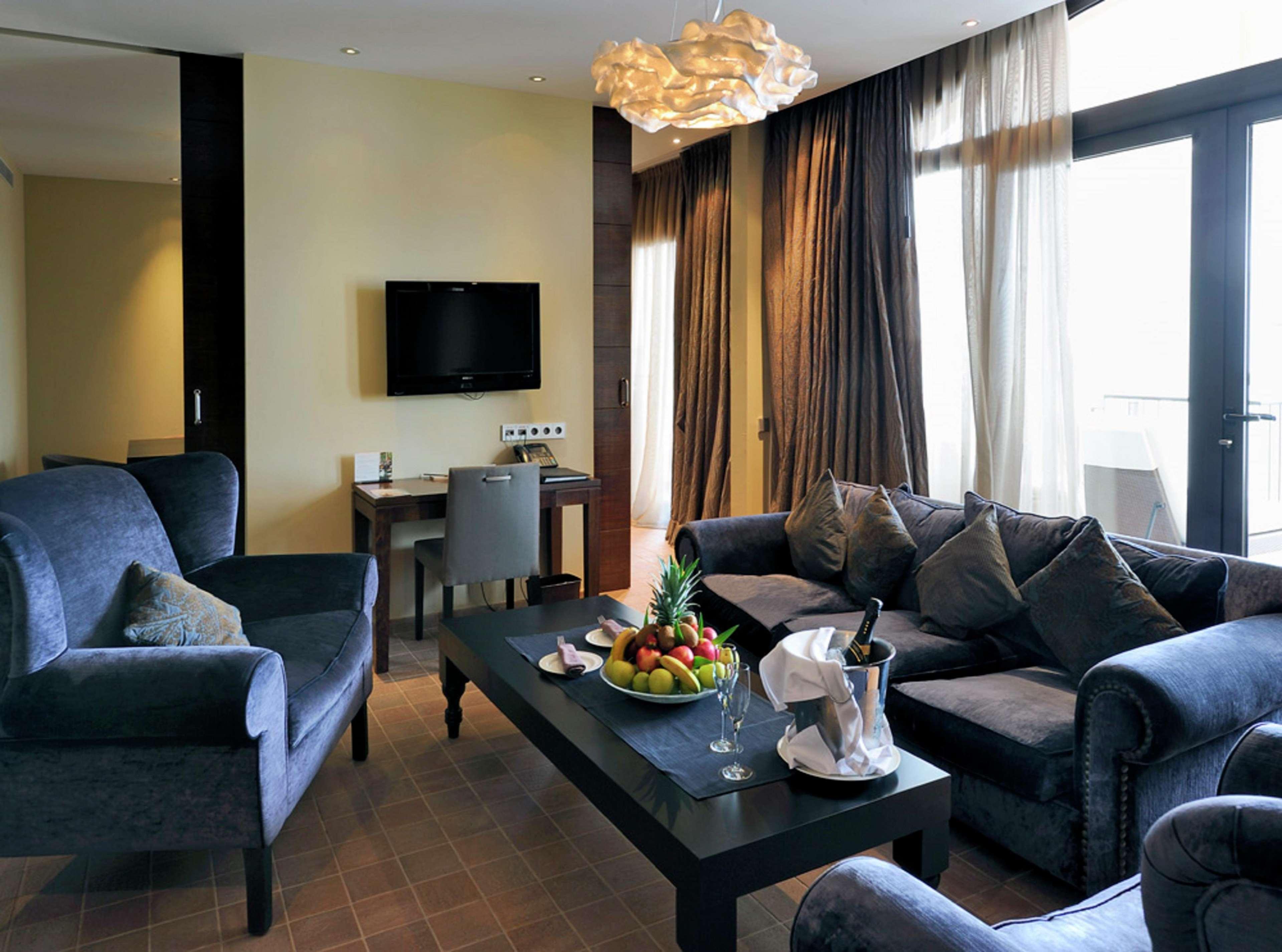 Doubletree By Hilton La Torre Golf Resort Roldan Luaran gambar Suite
