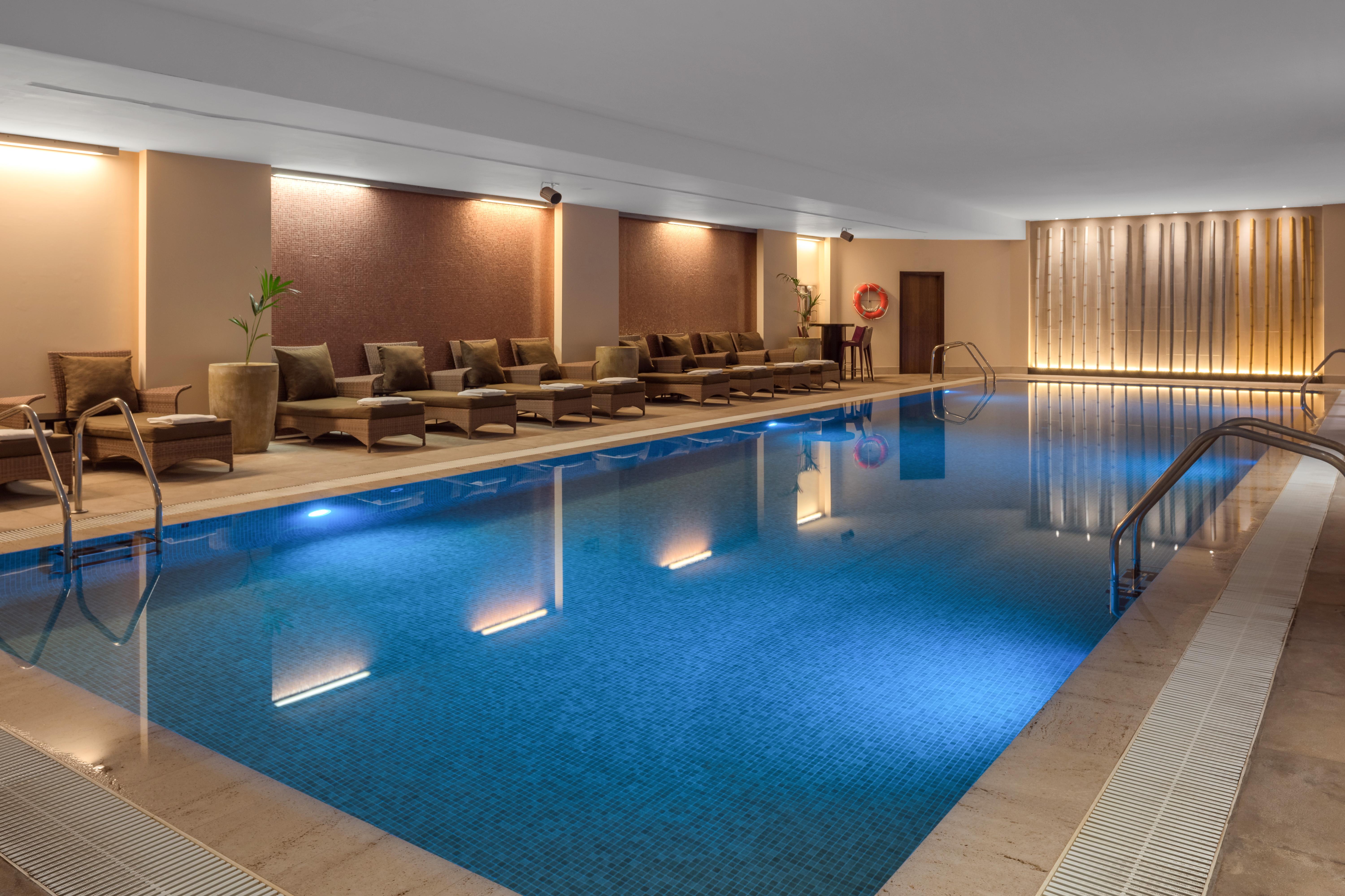 Doubletree By Hilton La Torre Golf Resort Roldan Luaran gambar The swimming pool at the hotel