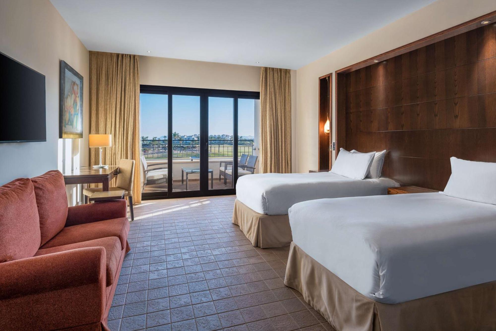Doubletree By Hilton La Torre Golf Resort Roldan Luaran gambar A guest room at the Hilton San Diego Bayfront