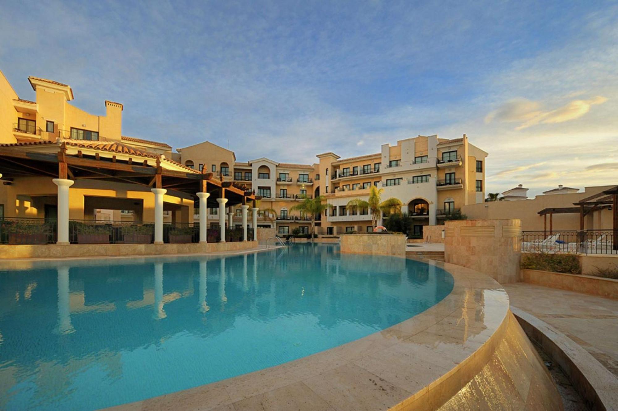 Doubletree By Hilton La Torre Golf Resort Roldan Luaran gambar The Westin La Paloma Resort & Spa