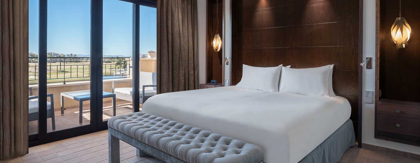 Doubletree By Hilton La Torre Golf Resort Roldan Luaran gambar A bedroom at the hotel